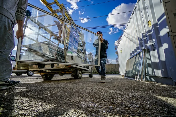 Peepevozka Stekla S Gruzchikami 618x482 324