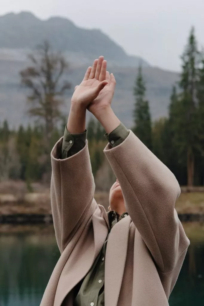 A Photo Of A Person With Their Hands Rai Oflhcqs R0usrgfwyserpw Z1muhsw Rcqufcs8penwqa