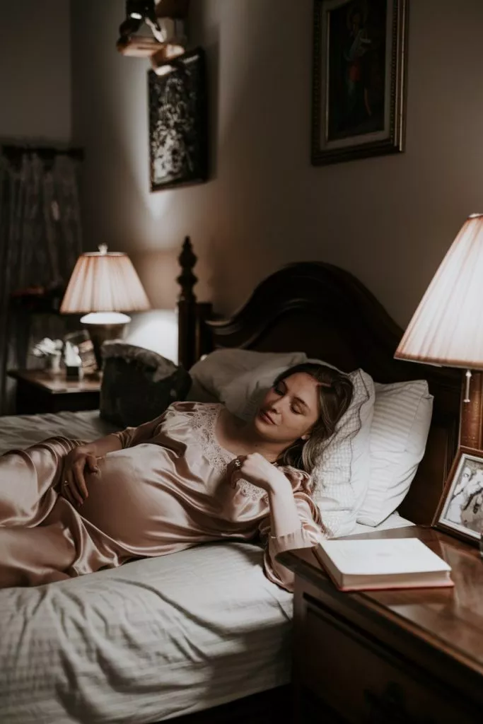 A Photo Of A Pregnant Woman Lying Down I F2e4hf7ht46v0ybtz2 Meg Uikert6frfuap Dejsl7iw