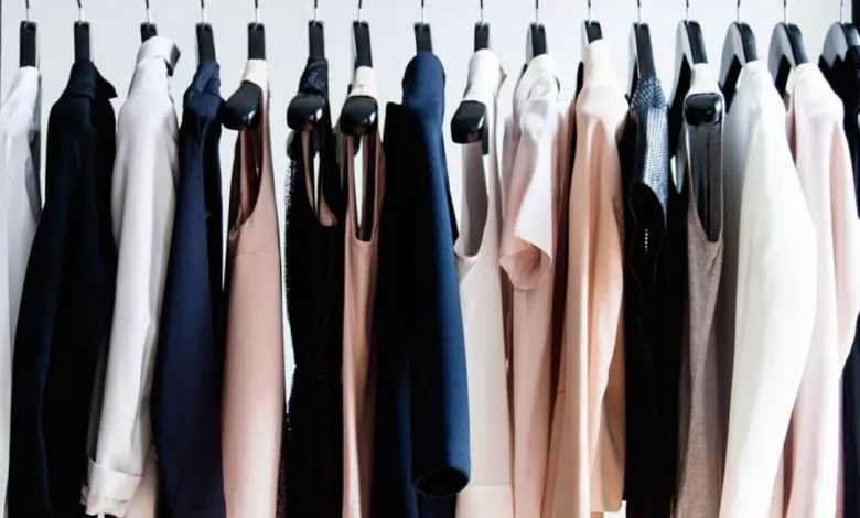 Capsule Wardrobe Main 1084x797 1